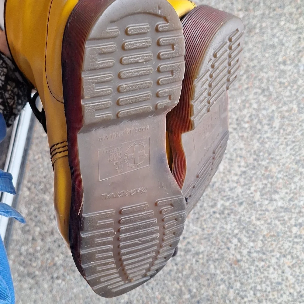 Dr. Martens 1460 *cp* Yellow Smooth Leather Combat Boots Mens 10.5 Womens 12.5 - Picture 4 of 7